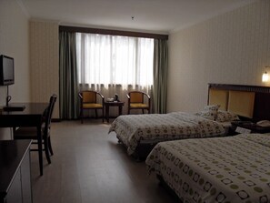 Superior Twin Room | Iron/ironing board (on request) - Gorgeous Fad Hotel (Shenzhen)