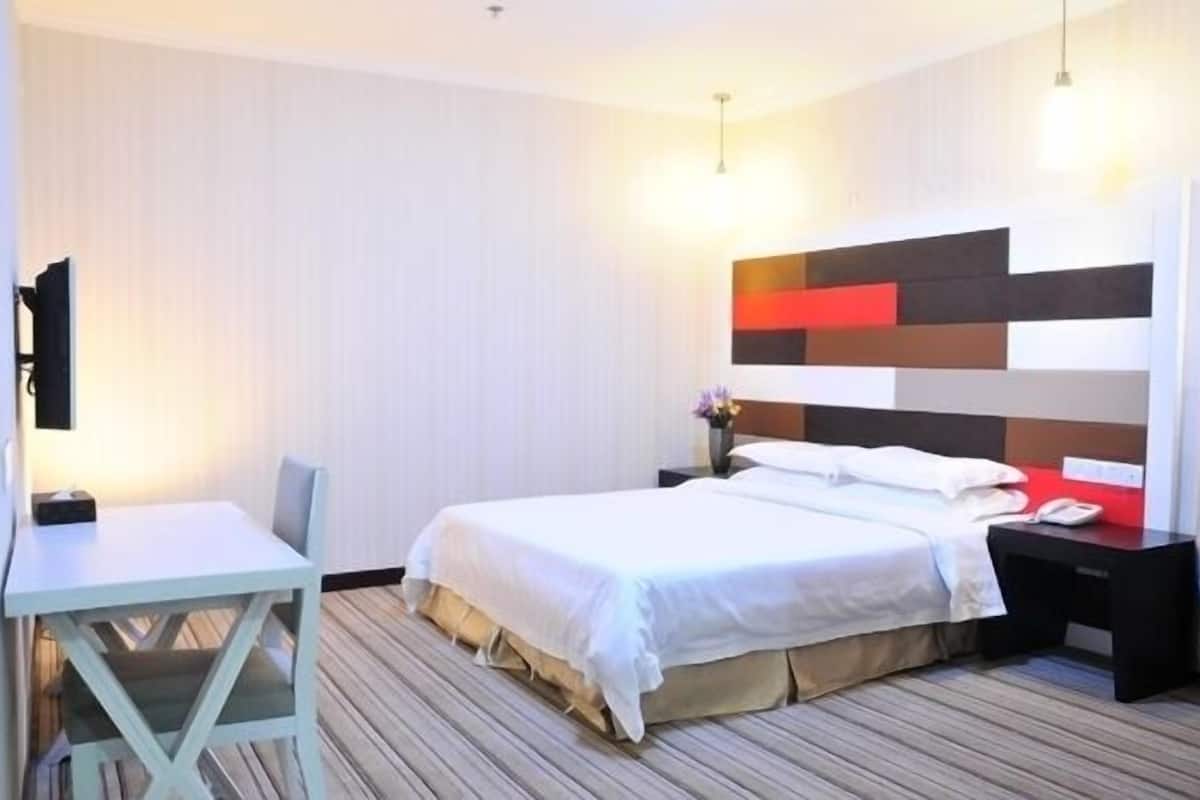 Superior Room | Iron/ironing board (on request)