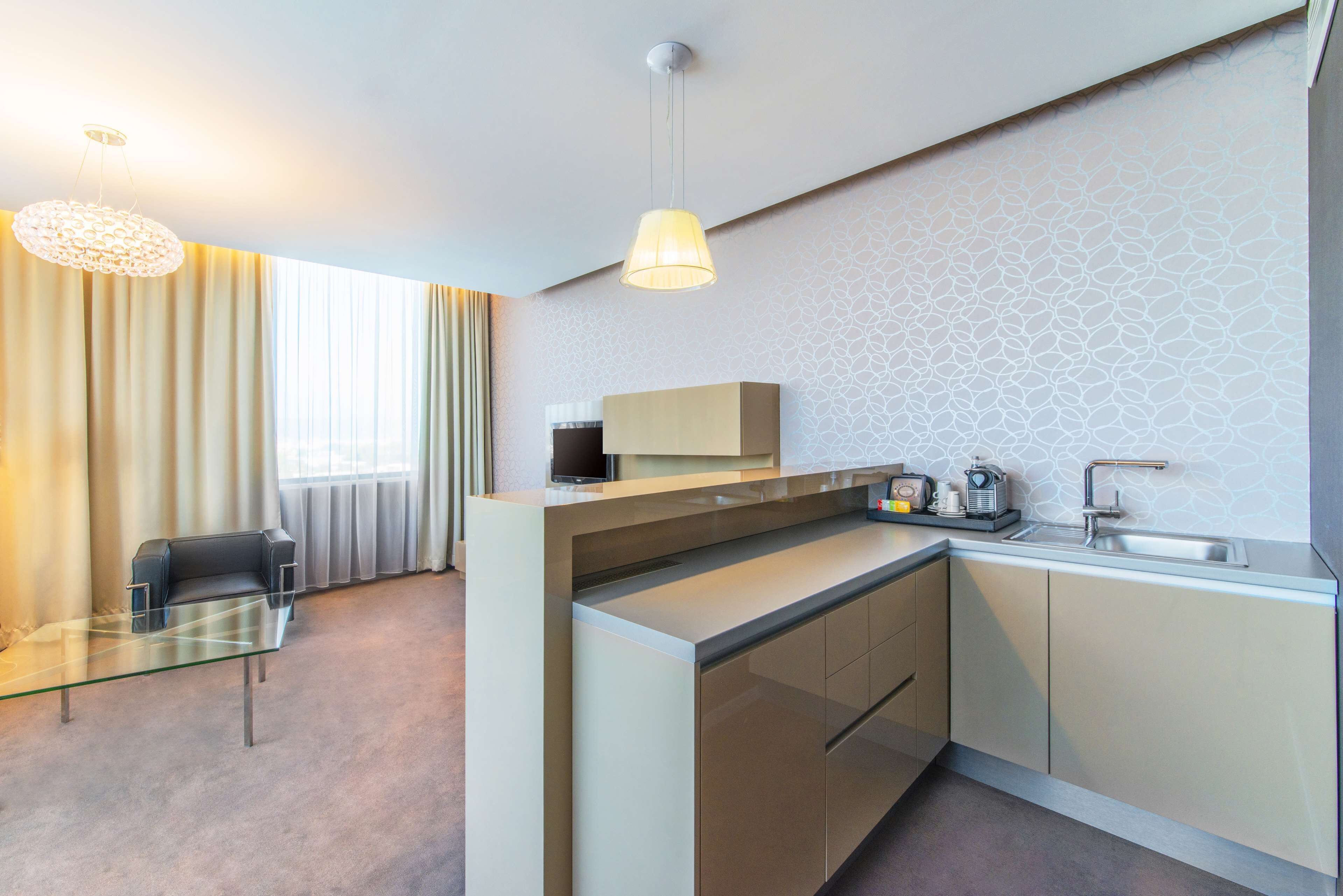 suite | premium bedding, pillow-top beds, minibar, in-room safe