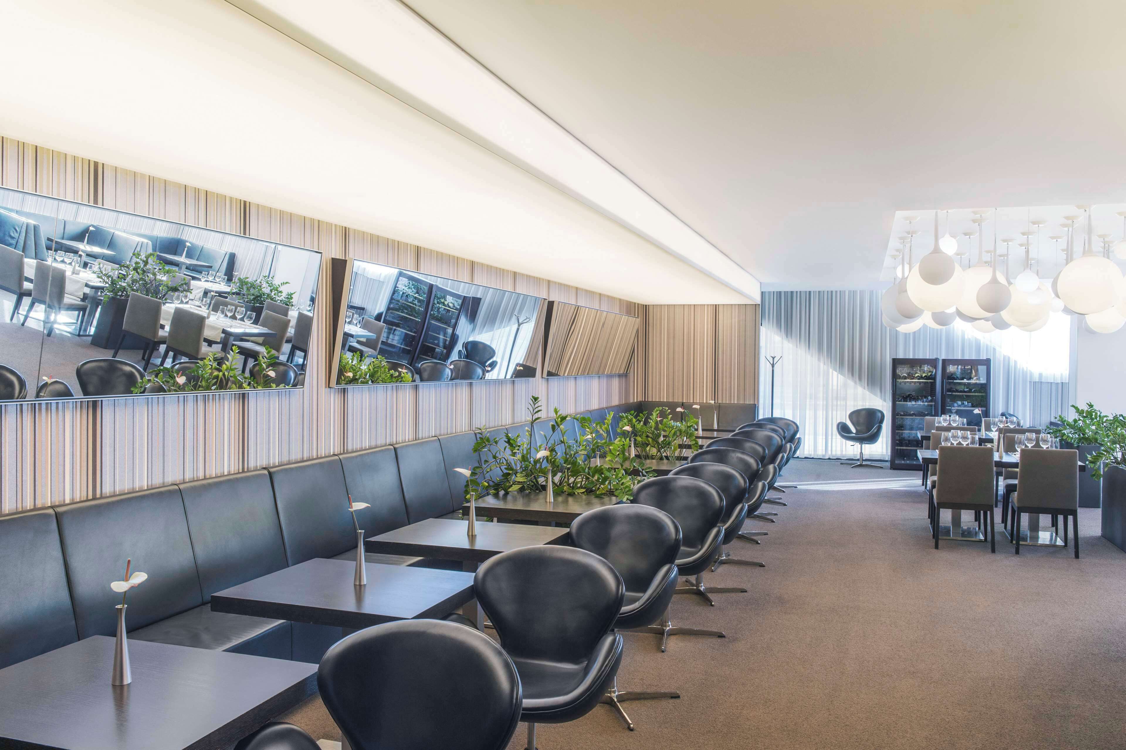 lunch and dinner served