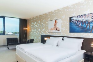 Standard Room (Extra Large) | Premium bedding, pillow-top beds, minibar, in-room safe