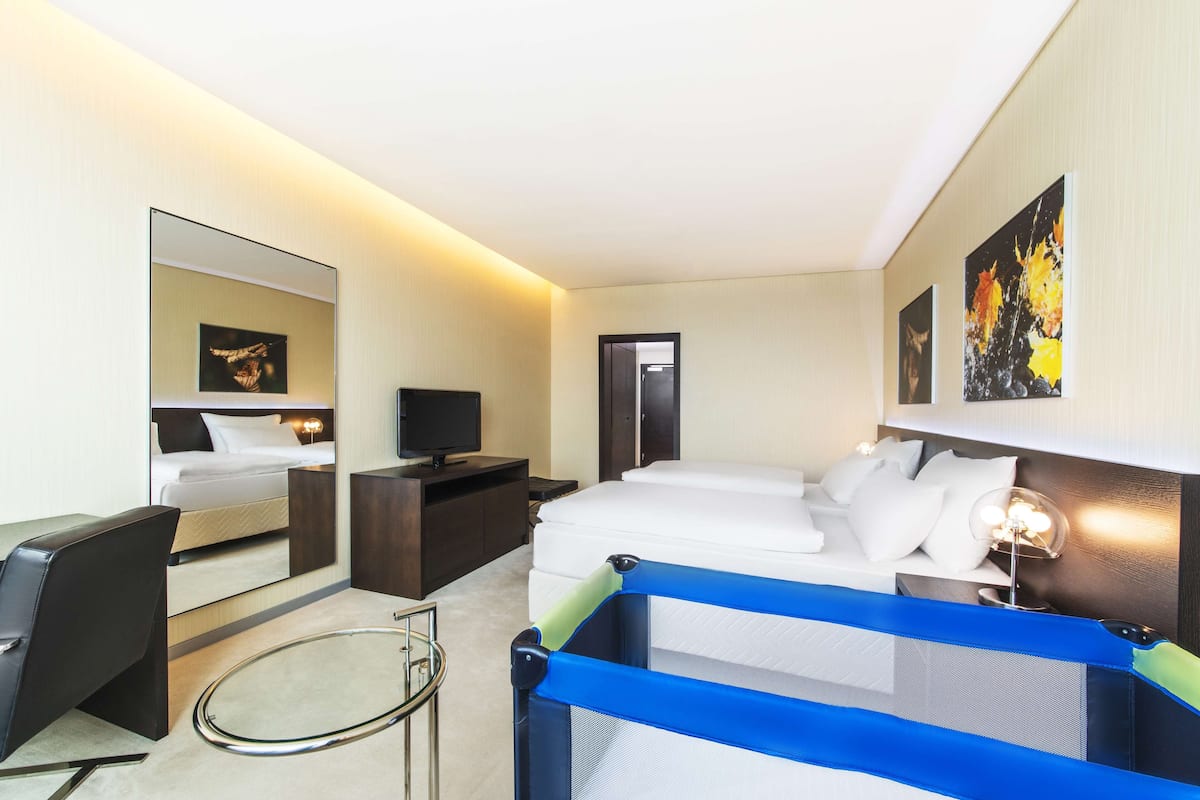 Kamar Standar (Extra Large) | Seprai premium, bantalan ekstra lembut, minibar, dan brankas