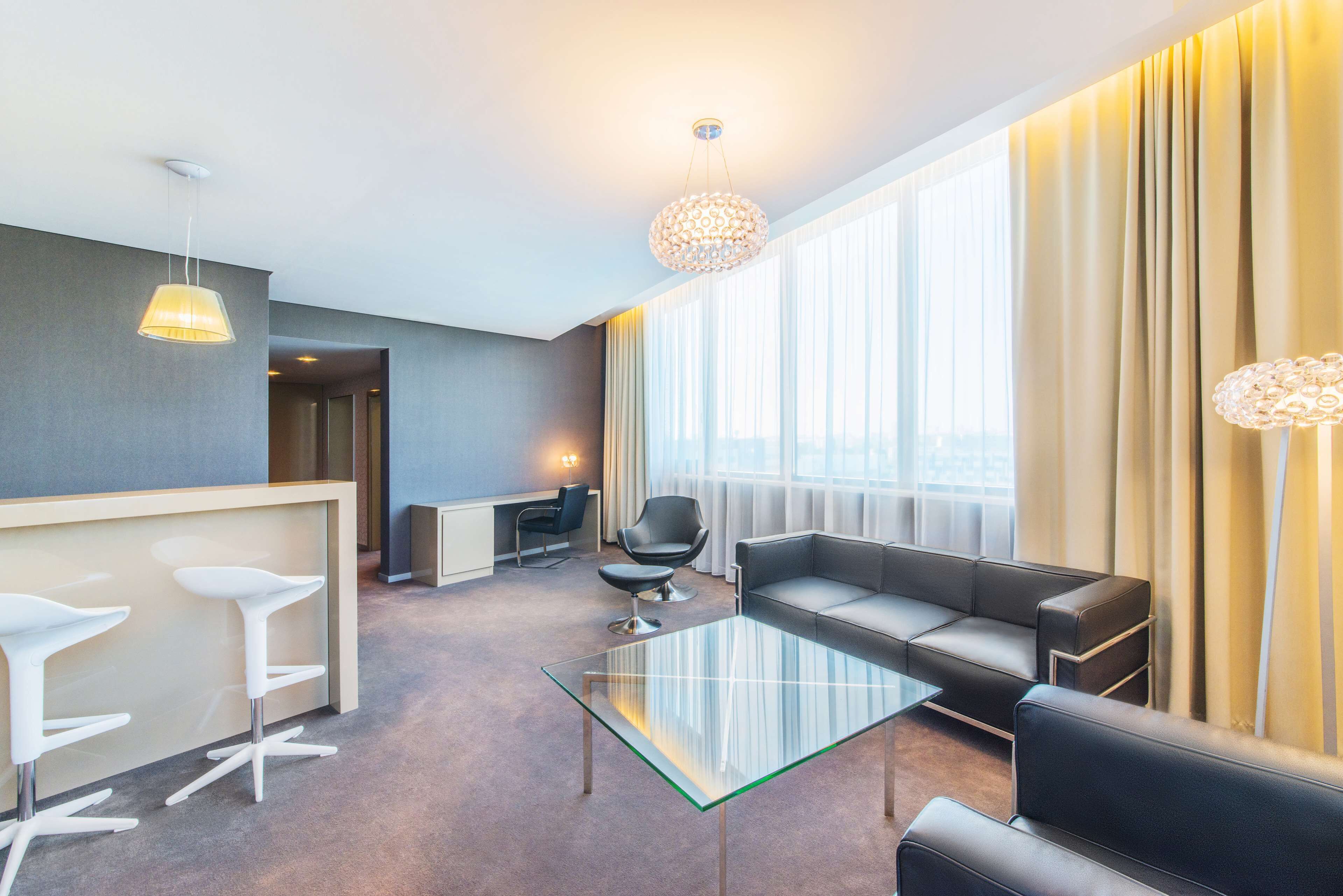 suite | premium bedding, pillow-top beds, minibar, in-room safe