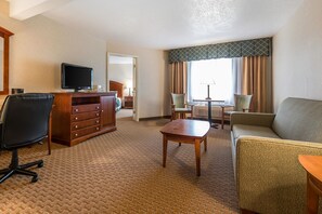 Egyptian cotton sheets, premium bedding, pillowtop beds, desk - Baymont by Wyndham Fort Morgan (Fort Morgan)