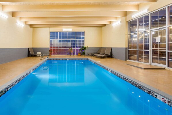 Indoor pool, outdoor pool - Baymont by Wyndham Fort Morgan (Fort Morgan)
