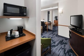 In-room safe, desk, iron/ironing board, free WiFi - Fairfield Inn & Suites by Marriott South Bend at Notre Dame (South Bend)