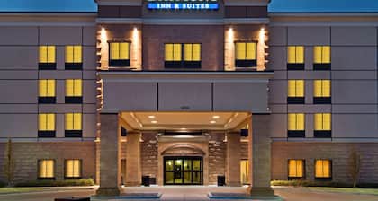 Baymont by Wyndham Denver International Airport