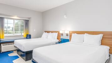標準客房, 2 張加大雙人床 | 客房內保險箱、書桌、筆電工作空間、遮光布/窗簾