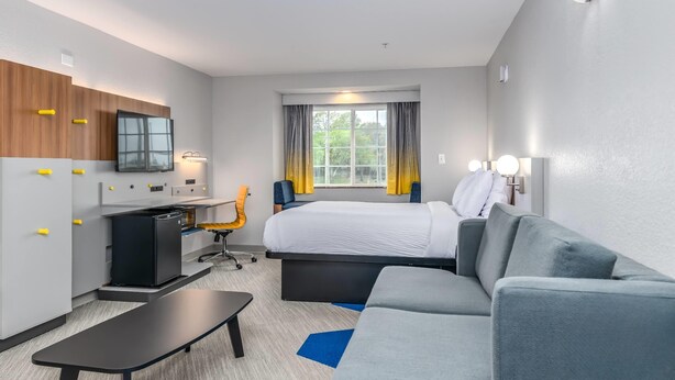 Suite studio, 1 grand lit, non-fumeur | Coffre-fort, bureau, espace de travail pour ordinateurs portables