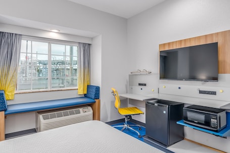 In-room safe, desk, laptop workspace, blackout drapes