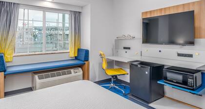 Microtel Inn & Suites by Wyndham Montgomery