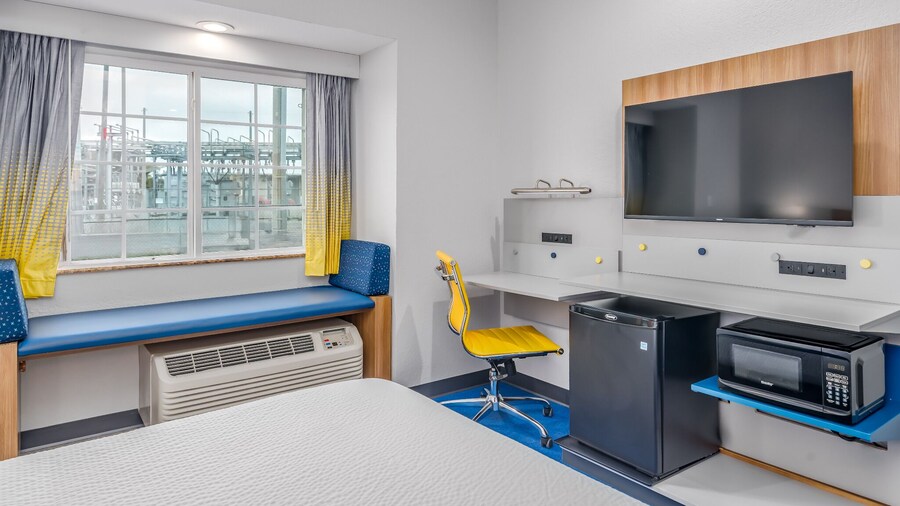 Microtel Inn & Suites by Wyndham Montgomery