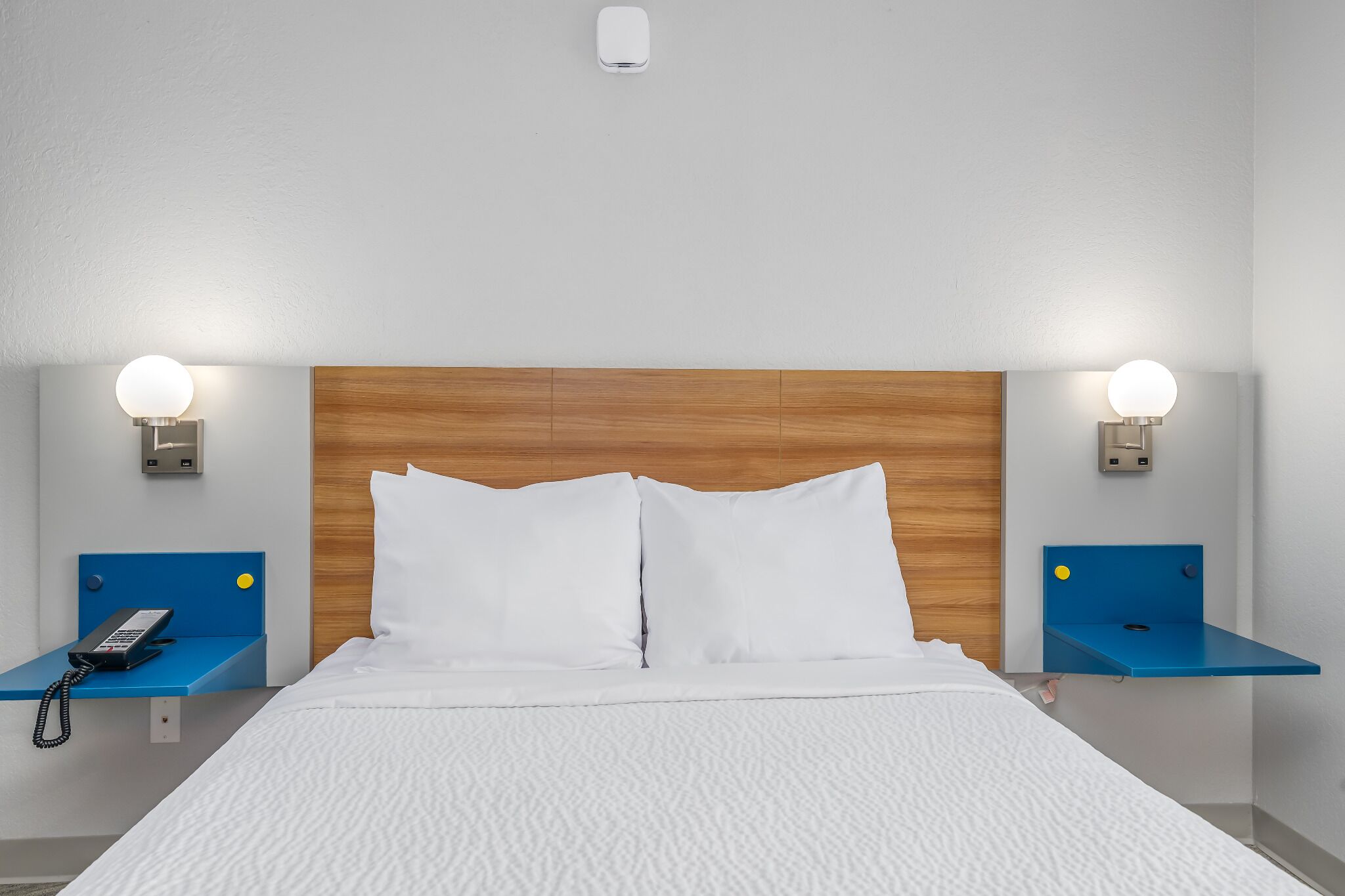 in-room safe, desk, laptop workspace, blackout curtains