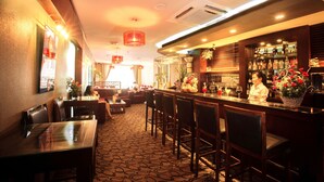 Serves breakfast, lunch, and dinner - Medallion Hanoi Hotel (Hanoi)