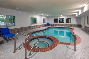 Indoor pool - Baymont by Wyndham Texas City (Texas City)