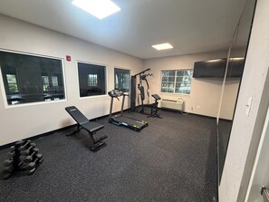 Fitness facility - Baymont by Wyndham Texas City (Texas City)