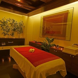 Body treatments, hydrotherapy, aromatherapy, hot stone massages