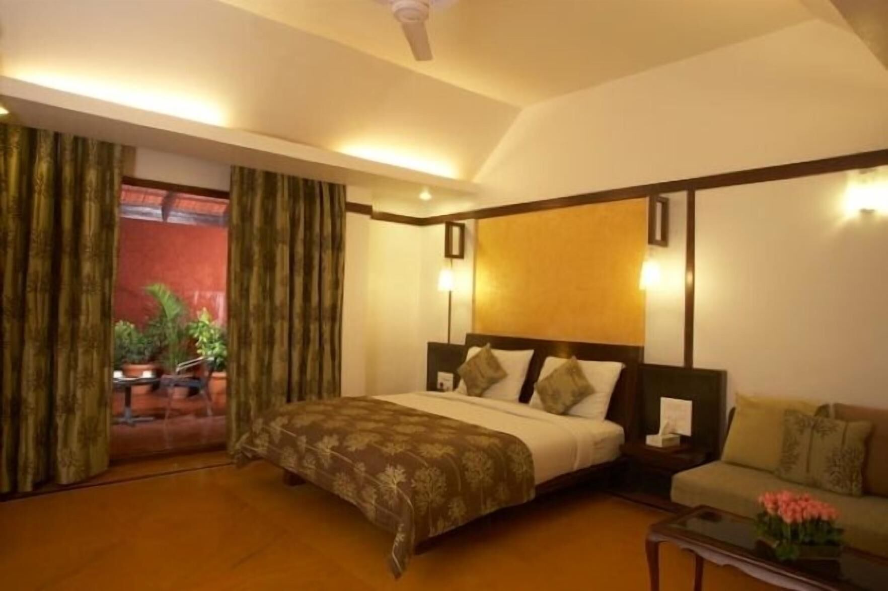 Minibar, coffres-forts dans les chambres, bureau, chambres insonorisées