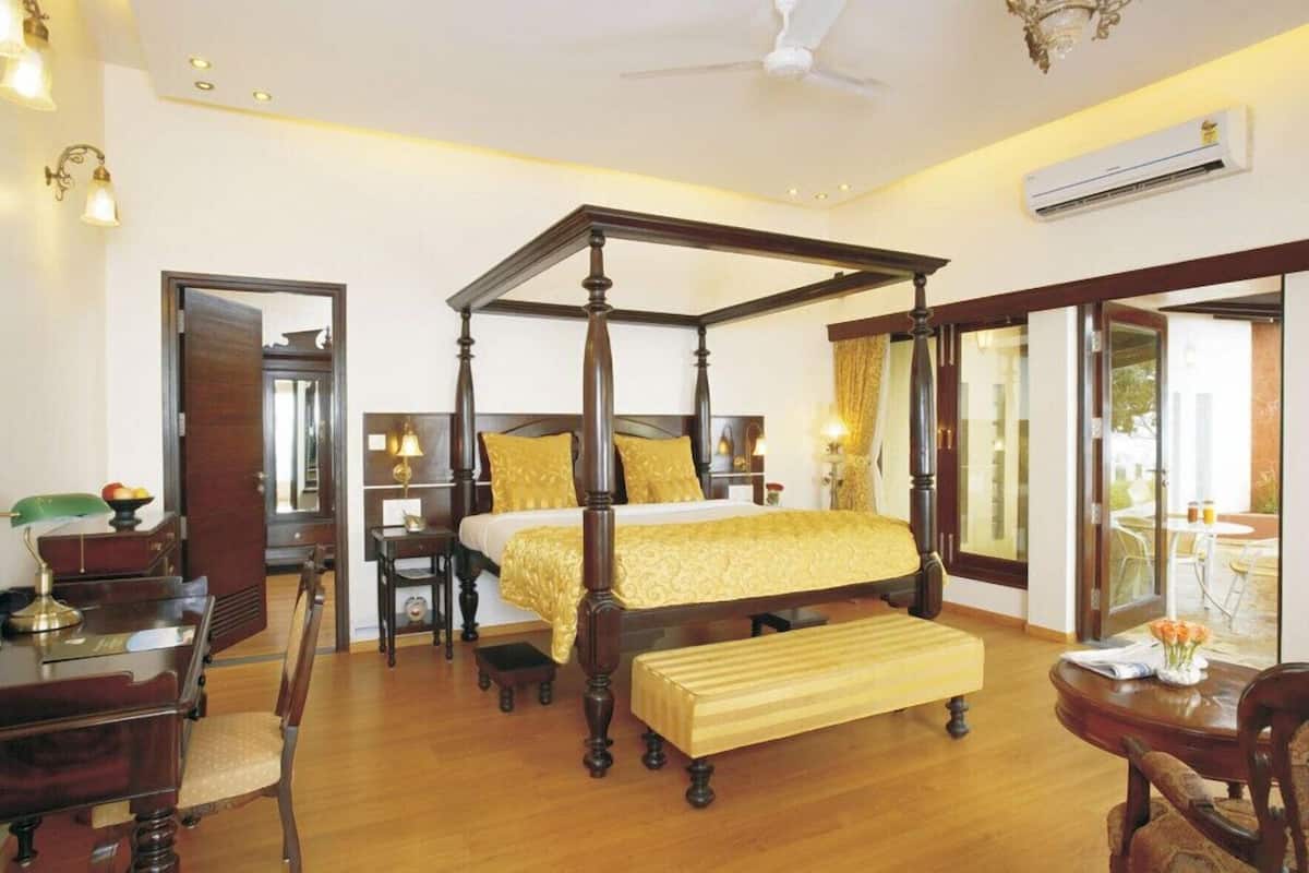 Minibar, in-room safe, desk, soundproofing