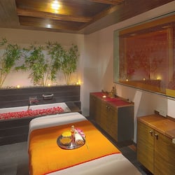 Body treatments, hydrotherapy, aromatherapy, hot stone massages