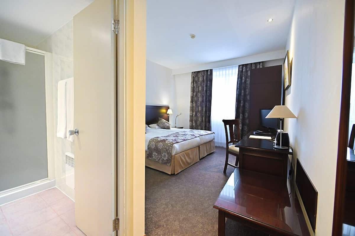 Standard Double or Twin Room | Down duvets, Tempur-Pedic beds, minibar, in-room safe