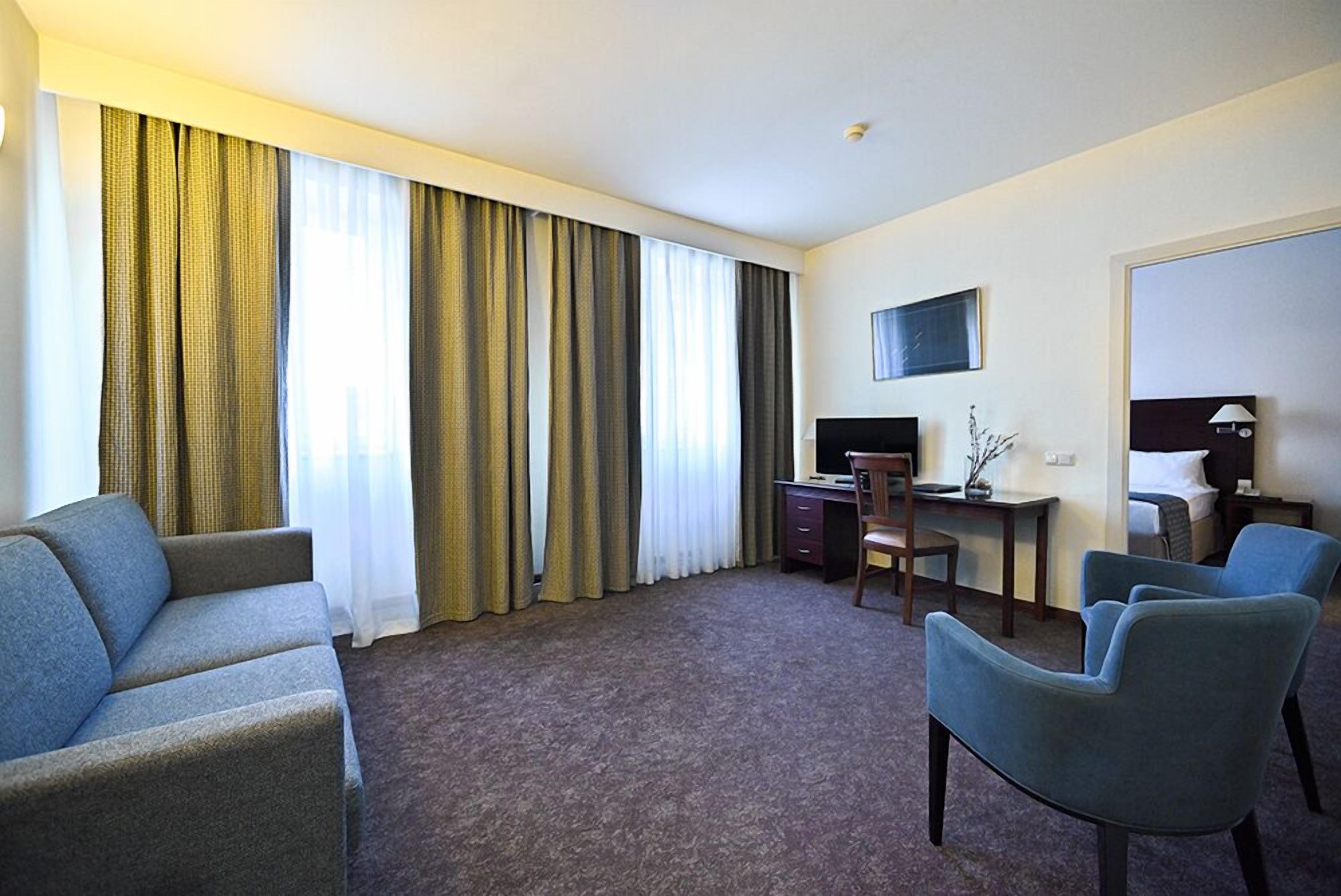 luxury room | 1 bedroom, down duvets, tempur-pedic beds, minibar