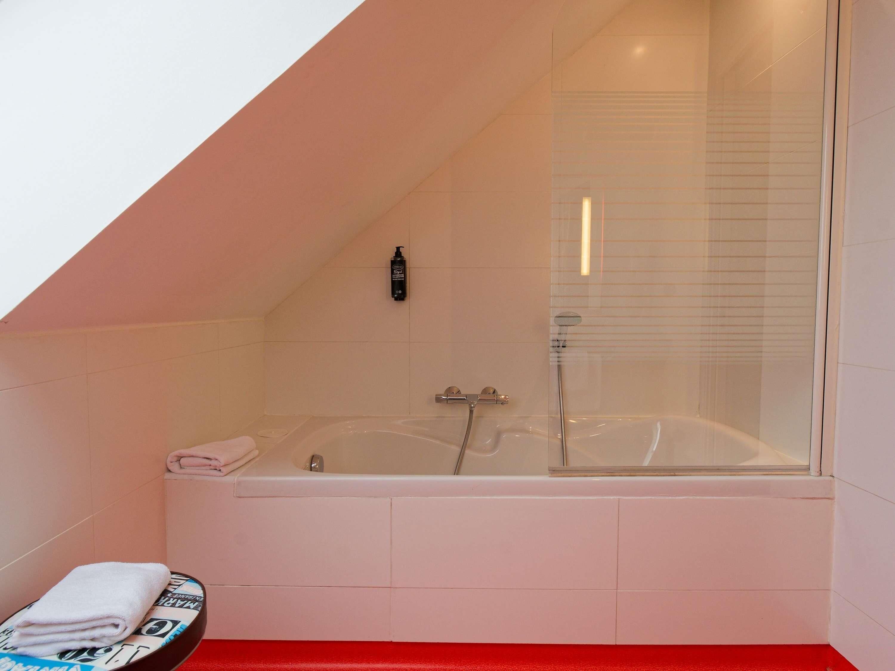 Hochwertige Bettwaren, Pillowtop-Betten, Schreibtisch