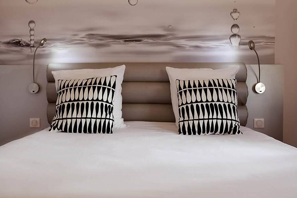 premium bedding, pillow-top beds, desk, soundproofing