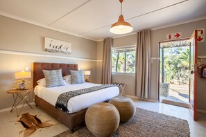 Tankwa Chalet - Double (9) | Minibar, in-room safe, desk, free WiFi - Inverdoorn Private Game Reserve (Breede River)