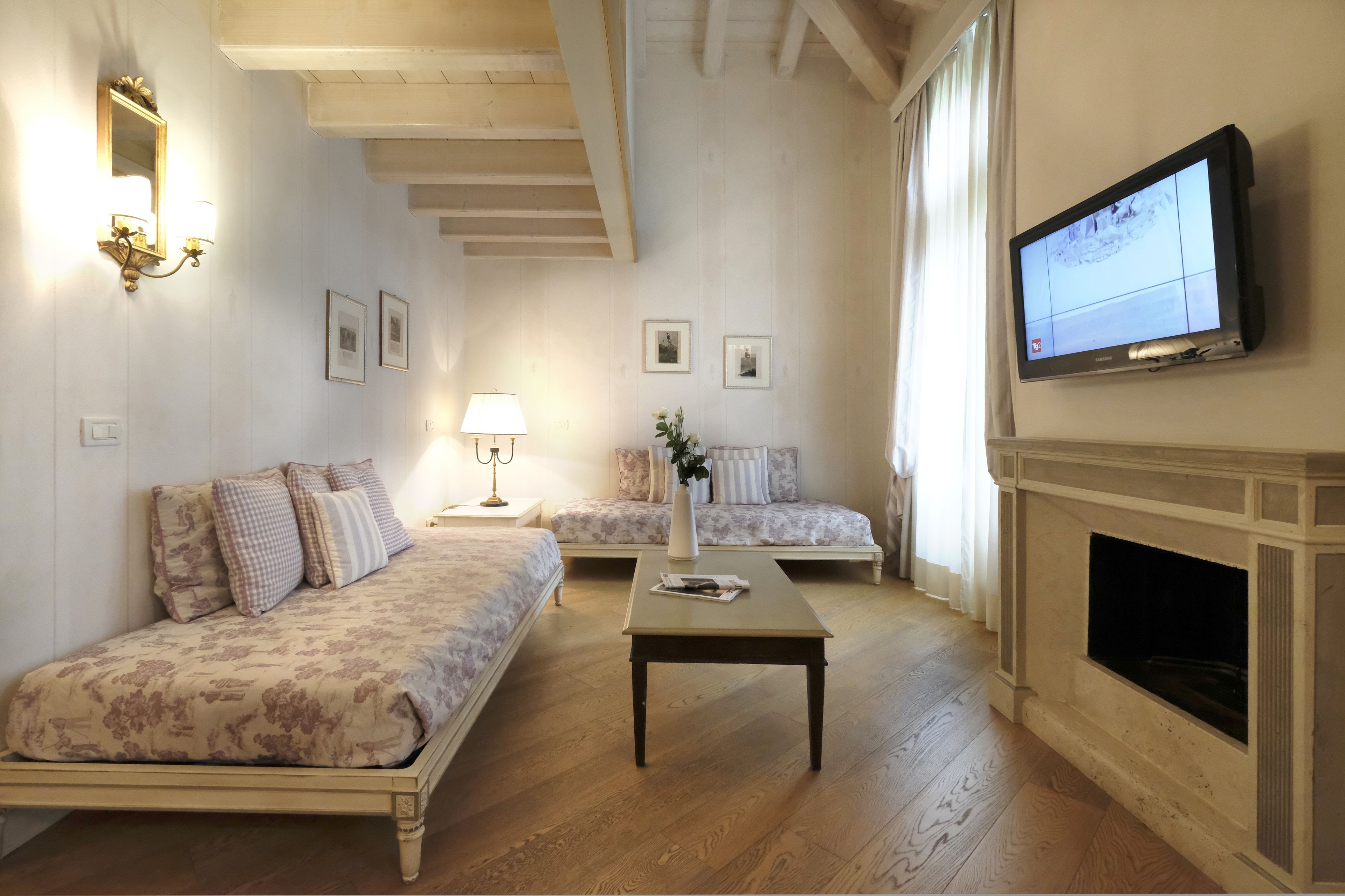 suite, terrace | living area | flat-screen tv, pay films