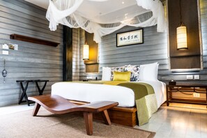 Premium bedding, minibar, in-room safe, individually decorated - Anantara Lawana Koh Samui Resort, Chaweng (Koh Samui)