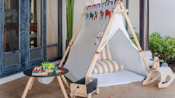 Family Pool Villa | 1 quarto, roupas de cama premium, frigobar, cofres nos quartos