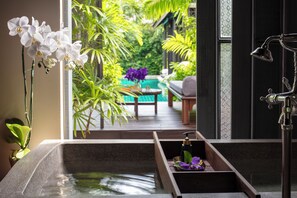 Anantara Pool Access Villa | Premium-sengetøj, minibar, pengeskab på værelset, individuelt design