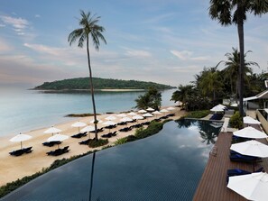 On the beach, beach massages, kayaking - Anantara Lawana Koh Samui Resort, Chaweng (Koh Samui)