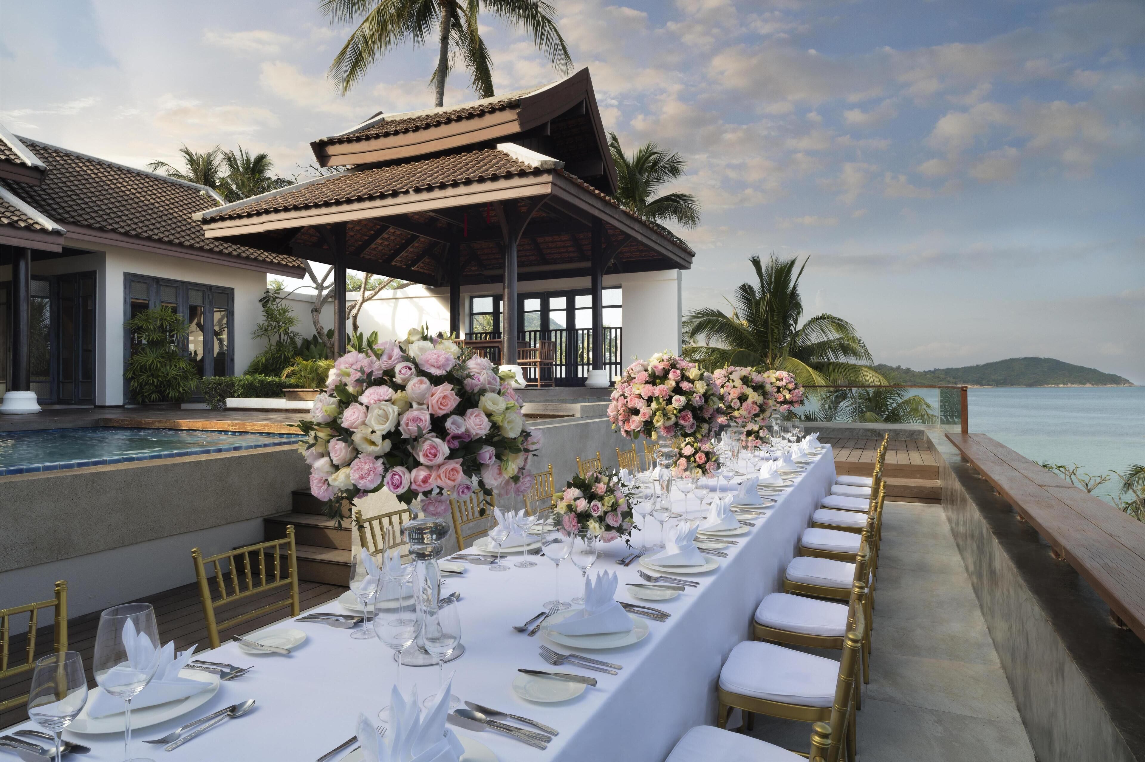 客房 | 高档床上用品、迷你吧、客房内保险箱、特色装修