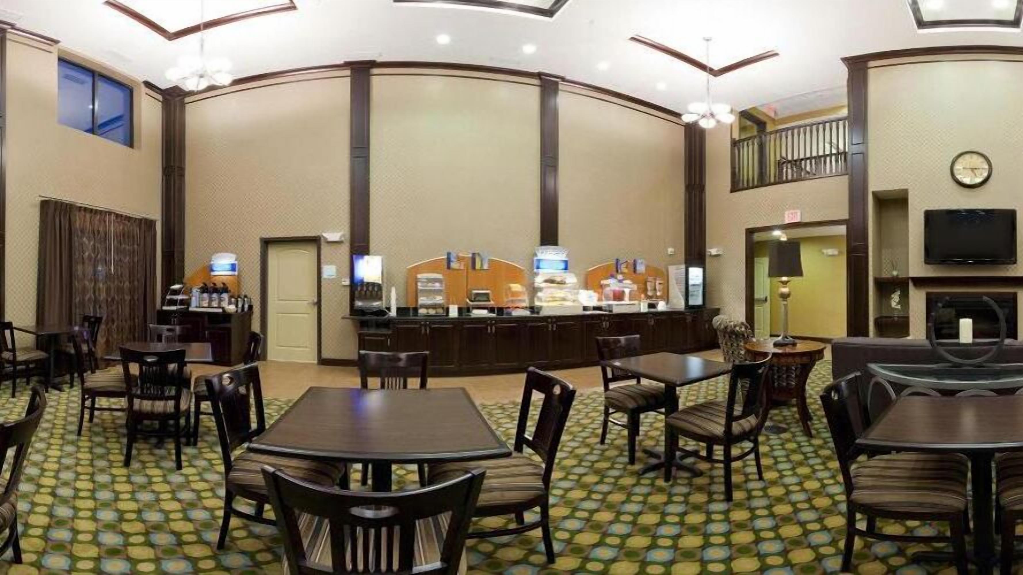 free buffet breakfast