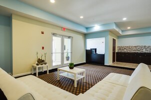 Televisión LCD de 37 pulgadas con canales por cable, una televisión