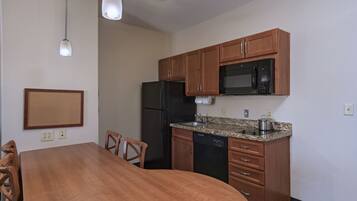 Suite, 1 Bedroom, Accessible (Mobility, Accessible Tub) | Hypo-allergenic bedding, desk, laptop workspace, blackout curtains