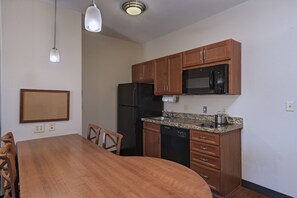 Ropa de cama hipoalergénica y escritorio