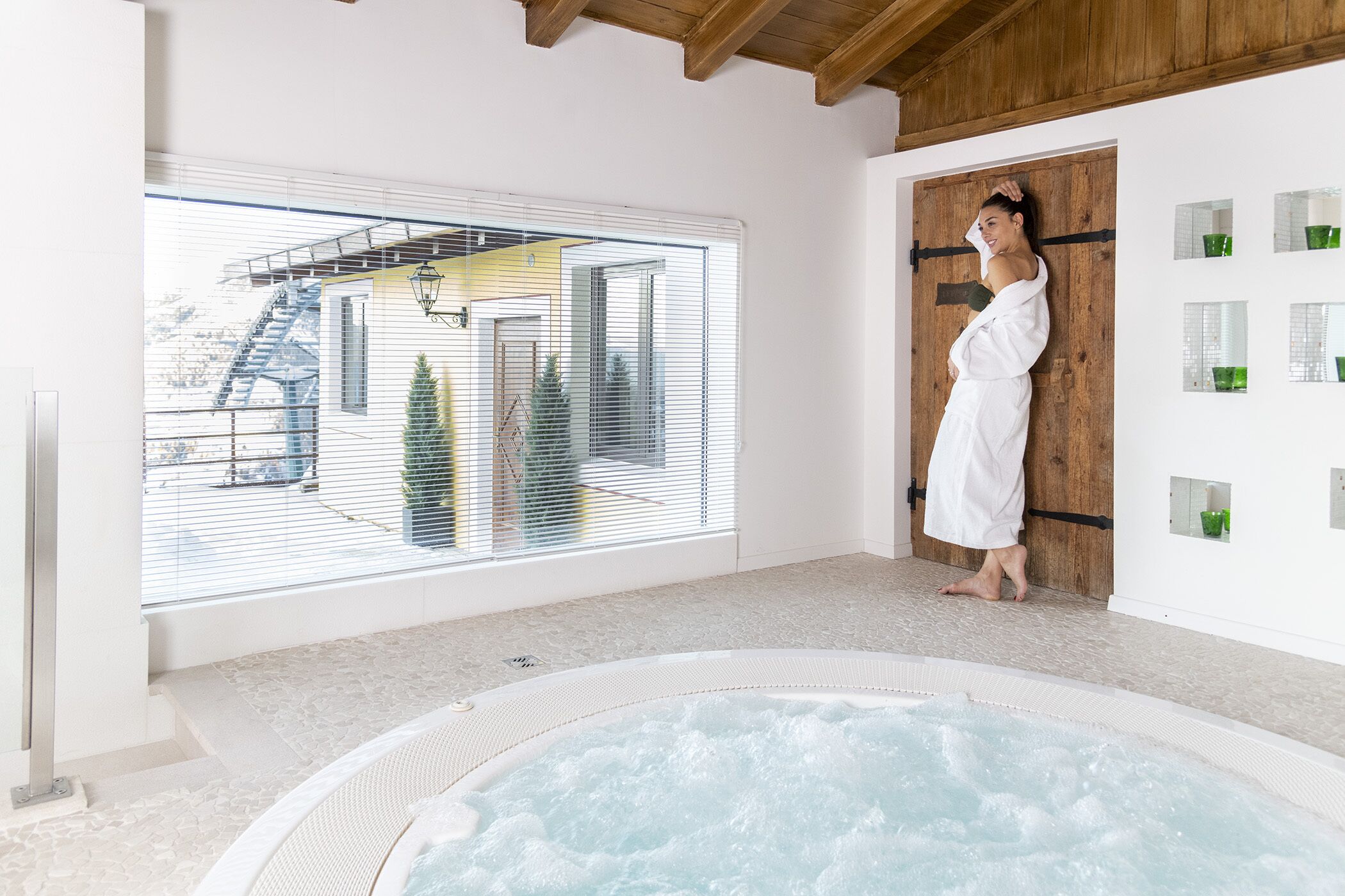 sauna, hot tub, steam room