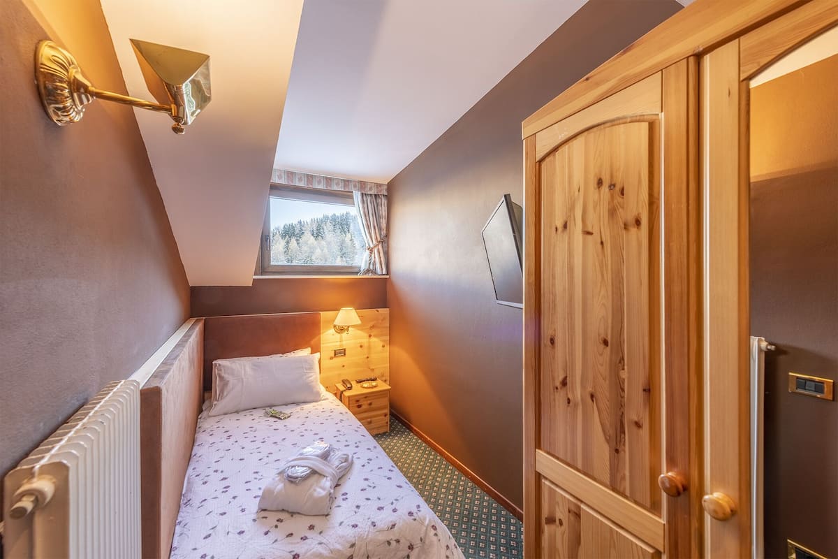 Singola Basic | 1 camera, minibar, una cassaforte in camera, insonorizzazione