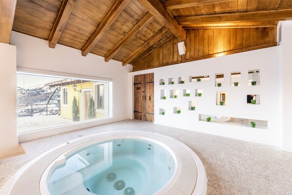 Sauna, poreallas, höyrysauna