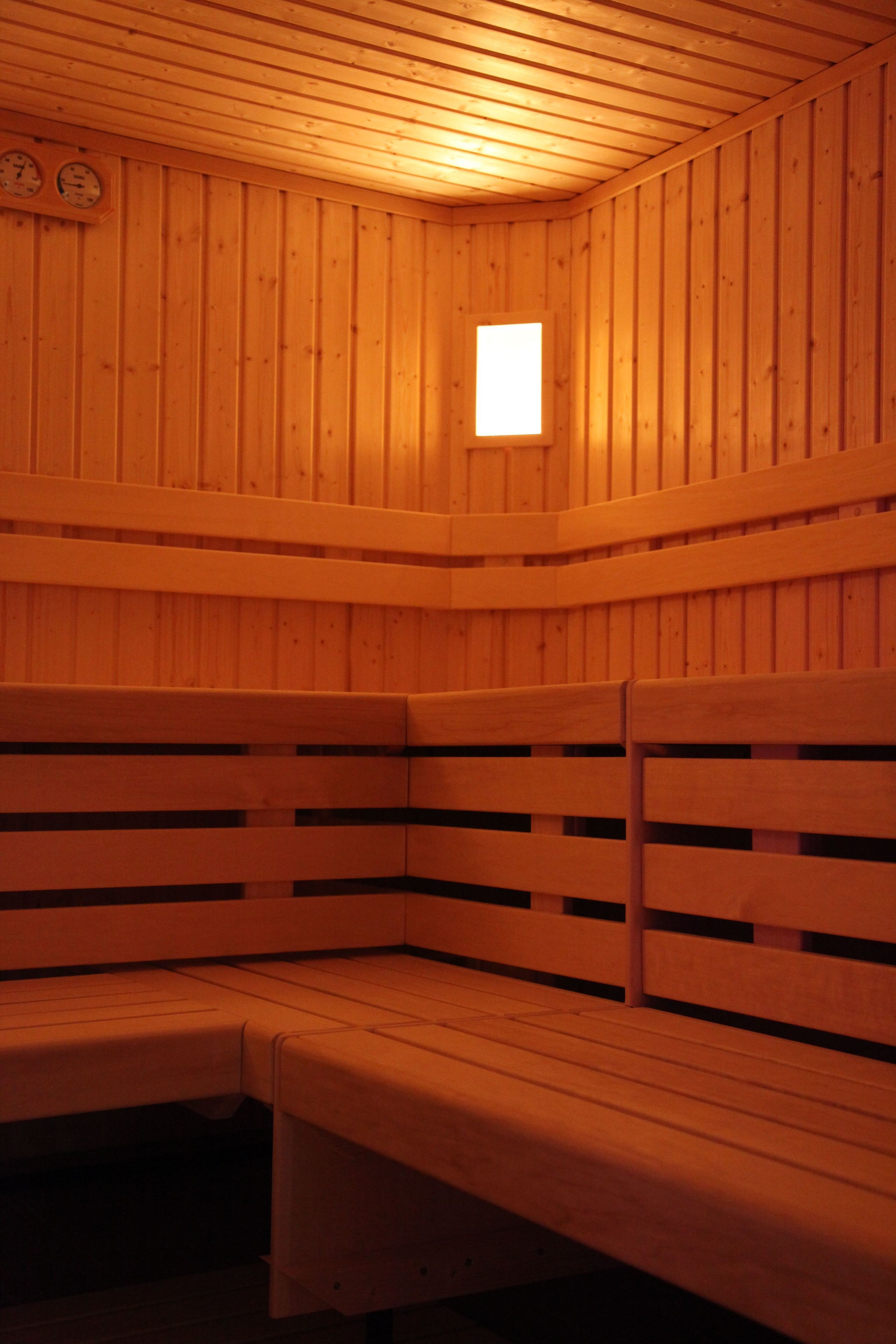 sauna, hot tub, steam room