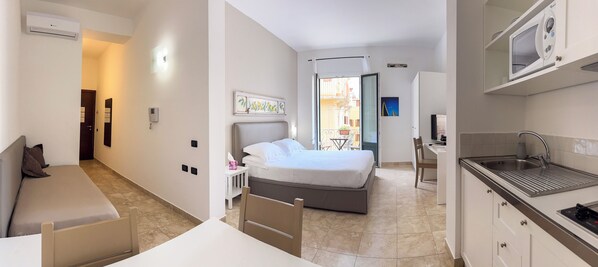 Studio, Balcony | 1 bedroom, premium bedding, down comforters, minibar