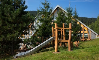Área de juegos infantiles al aire libre