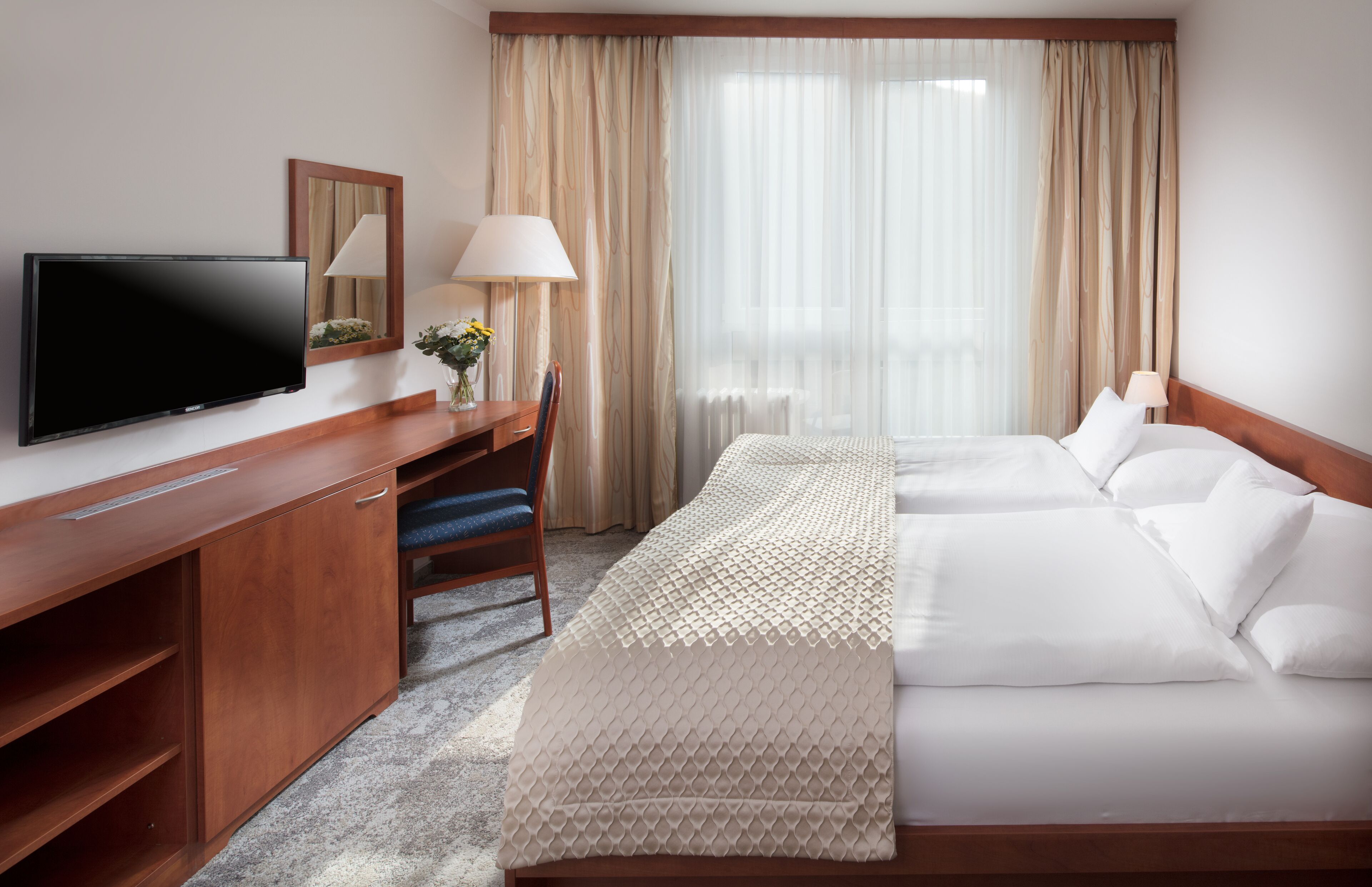 In-room safe, desk, laptop workspace, free WiFi