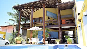 Fachada da propriedade