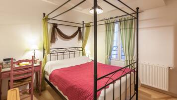 Literie de qualité supérieure, coffres-forts dans les chambres, bureau