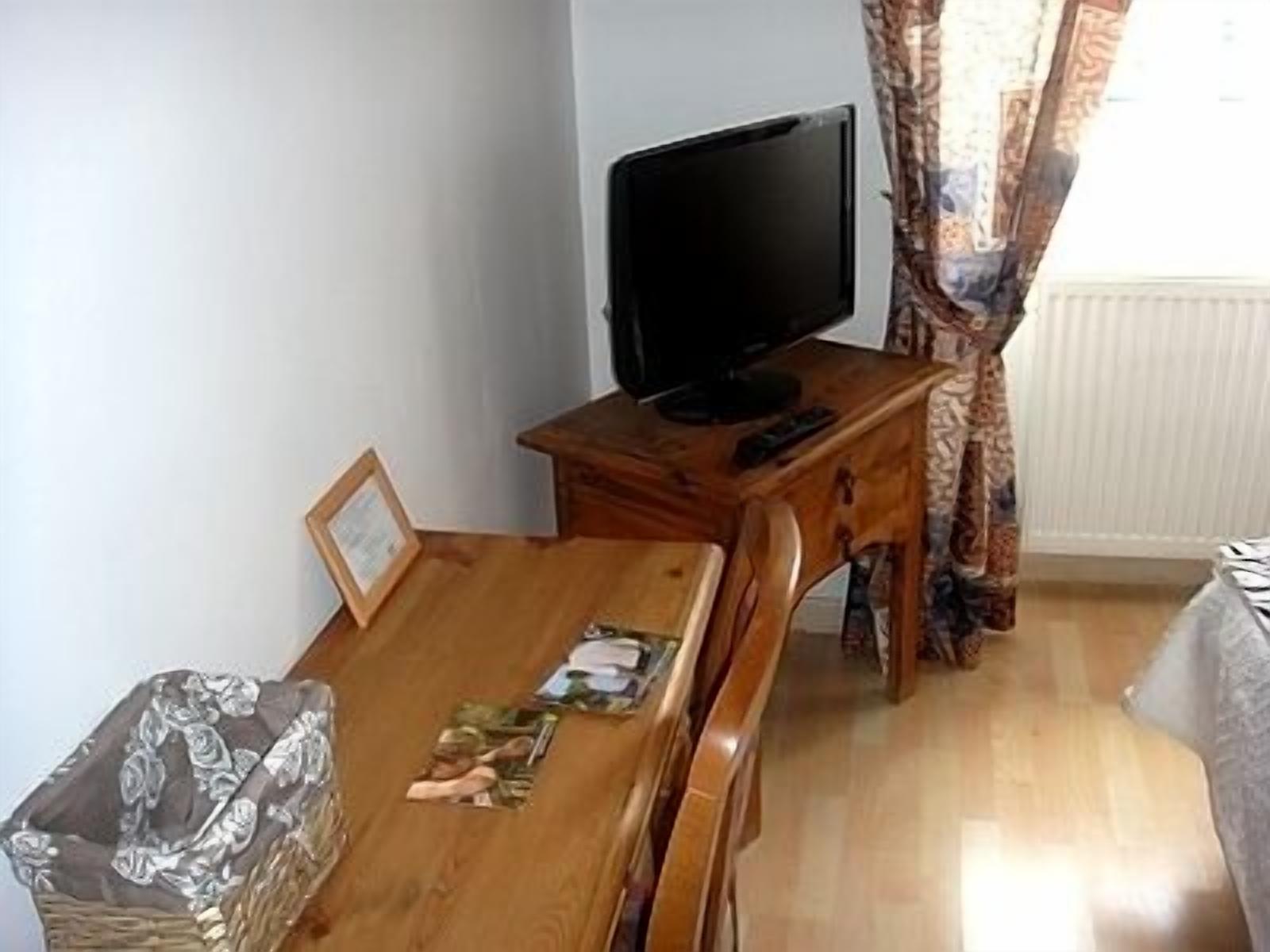 1 bedroom, premium bedding, in-room safe, desk