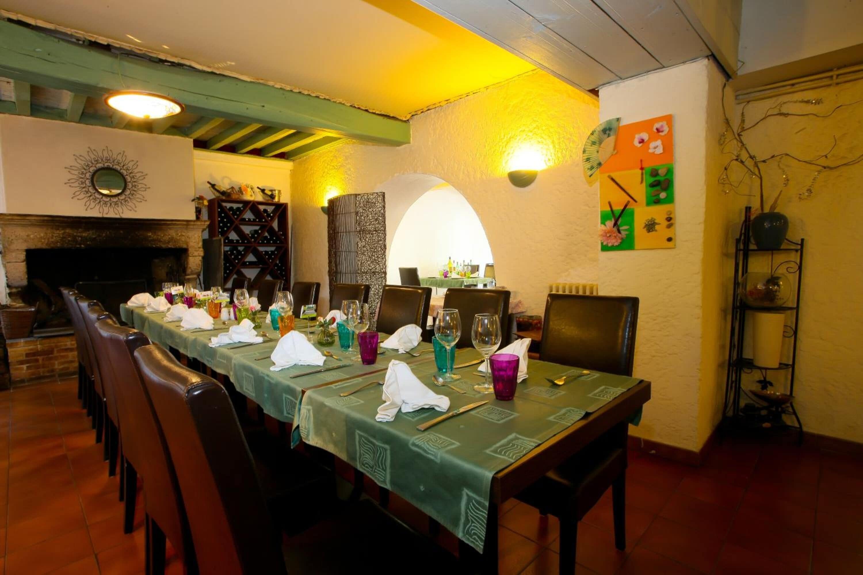 Déjeuner et dîner servis sur place